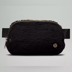 Lululemon Everywhere Belt Bag 1L Fleece